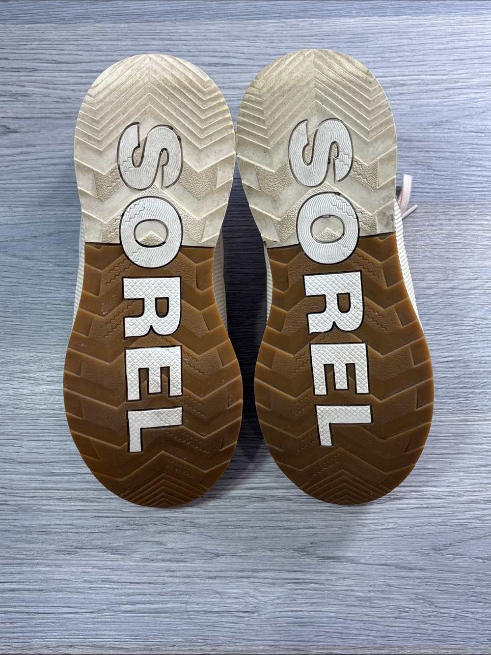 Sorel Out 'N About III Women’s Nova Chalk Sand Sneakers - size 9 - Picture 7 of 10
